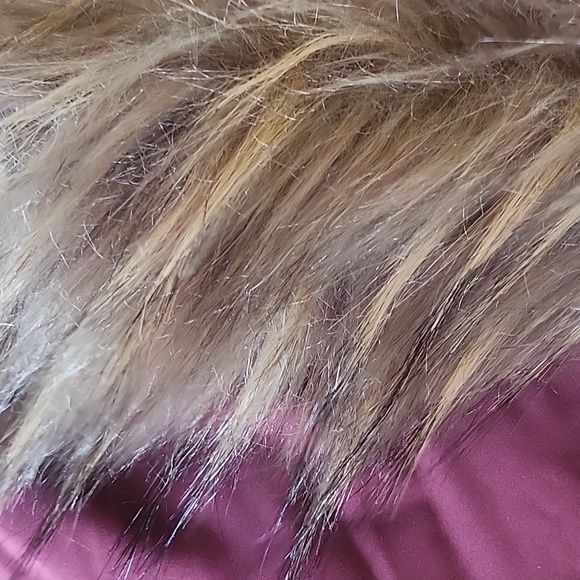 NWT Maralyn & Me Wine Hooded Cozy Puffer Coat With Faux Fur Trim Size XL - Picture 14 of 14